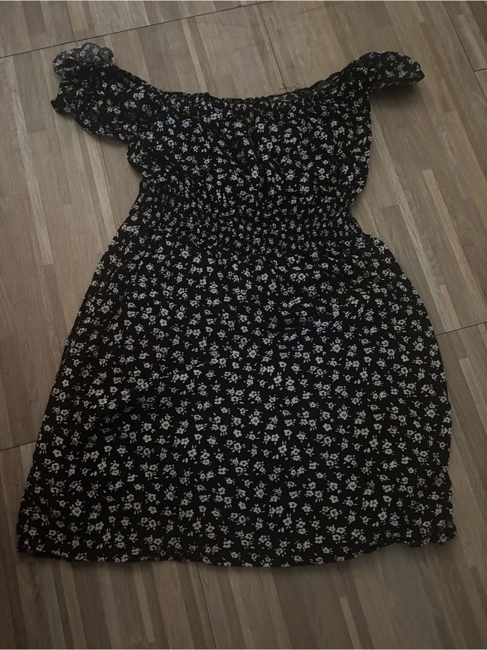 Streetwear Society Black One-Shoulder Floral Dress